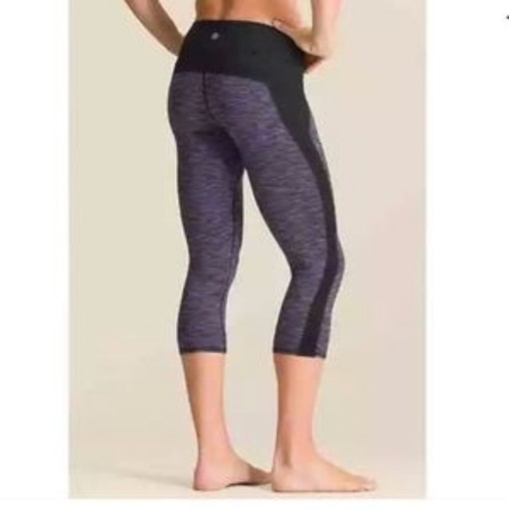 Athleta Gold purple capris Size M